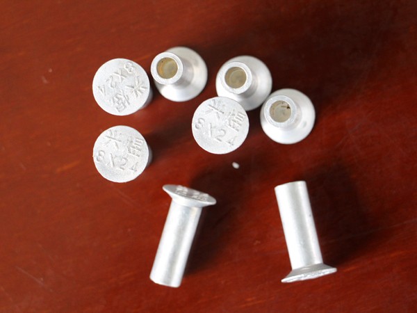 Aluminum mid air rivet