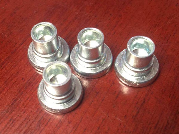 Half hollow step rivet